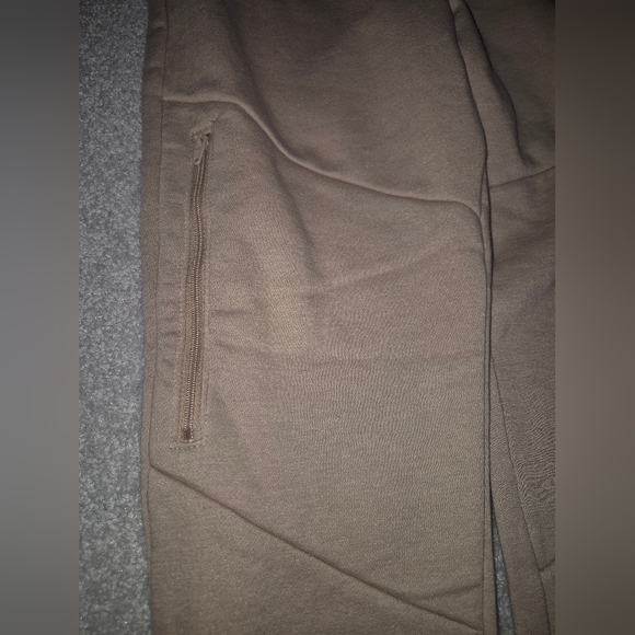 The Children's Place Tan Sweatpants - Picture 3 of 4